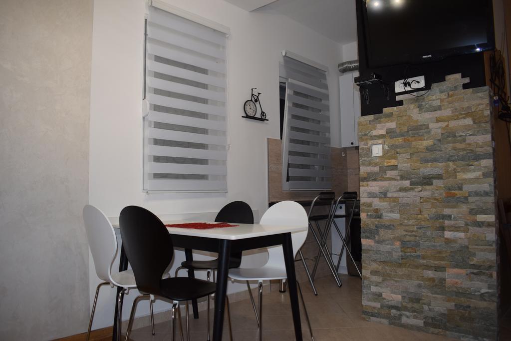 Apartment Fini Tivat Ngoại thất bức ảnh
