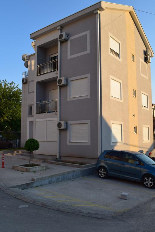 Apartment Fini Tivat Ngoại thất bức ảnh