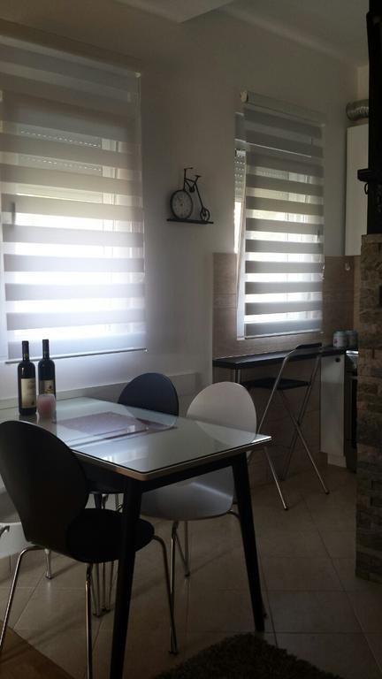 Apartment Fini Tivat Ngoại thất bức ảnh